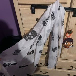 Skull scarf